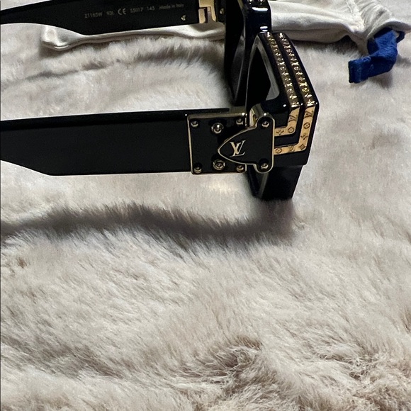 Louis Vuitton Black Sunglasses main image 7